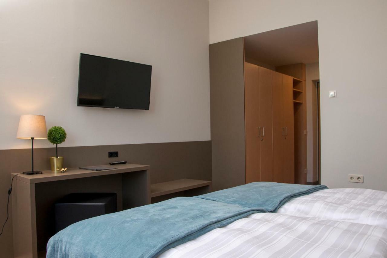Campus Horn Hotel Bagian luar foto